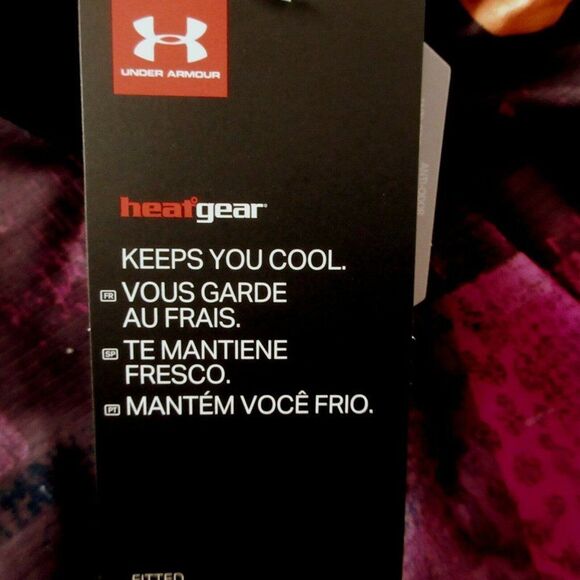 Under Arnour Heat Gear Fitted Athletic Tank Top Reflective Logo Open Back XS NEW - Picture 8 of 8